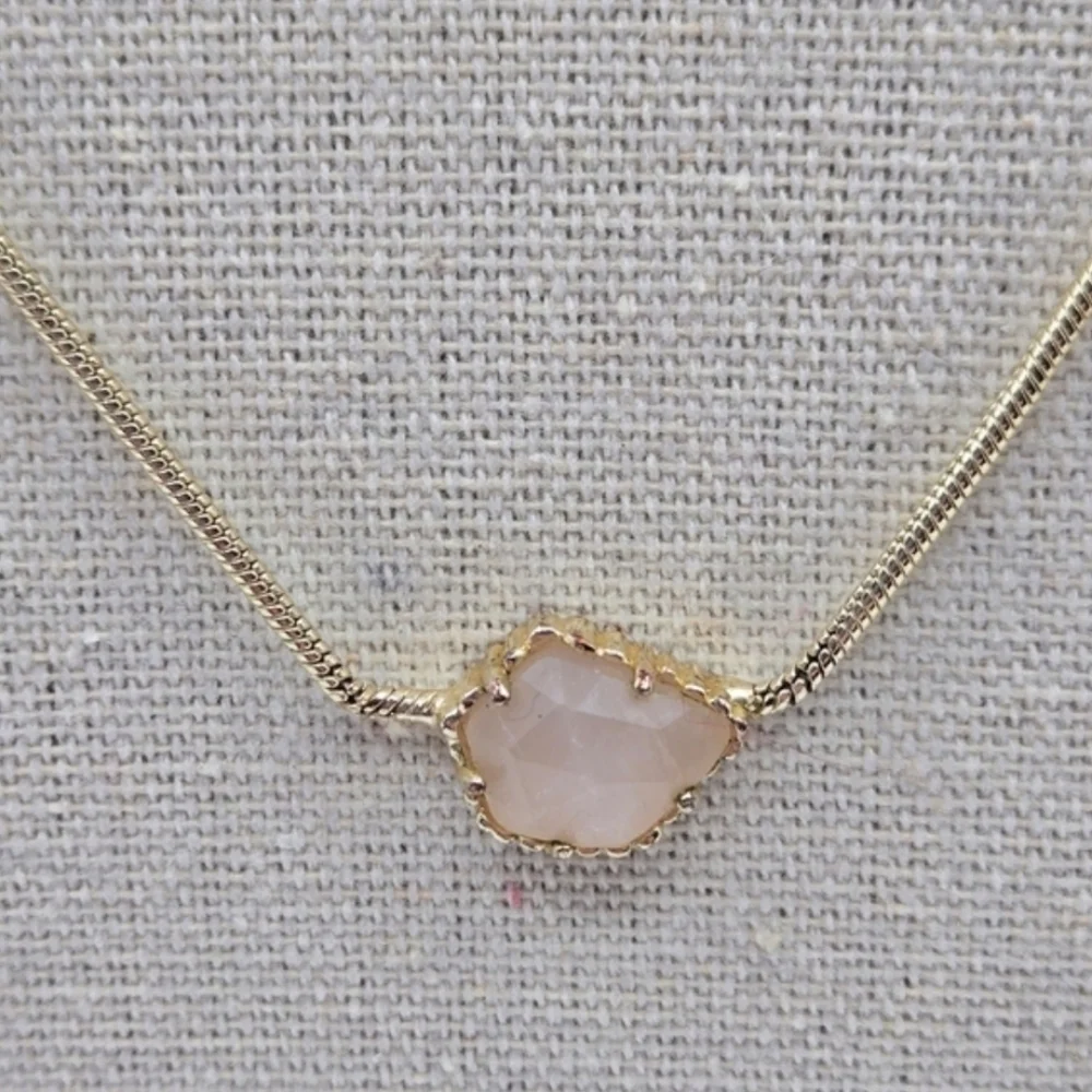 KENDRA SCOTT  Tess Pendant Necklace  Irredescent Druzy Gold Plates